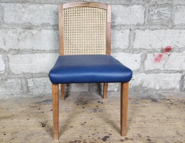 西餐廳優(yōu)質(zhì)實木藤編椅